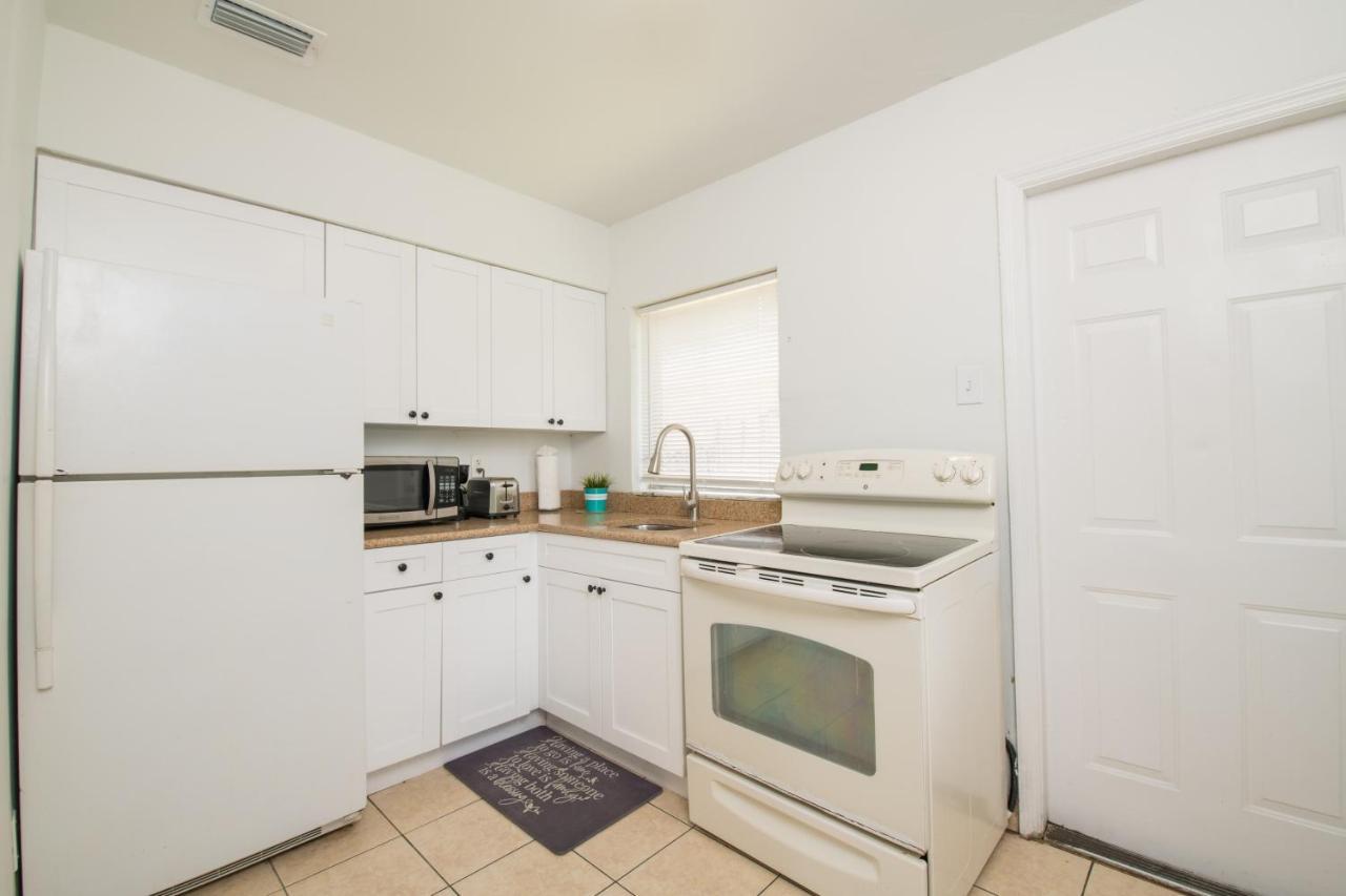Hollywood Private Apartments Екстер'єр фото